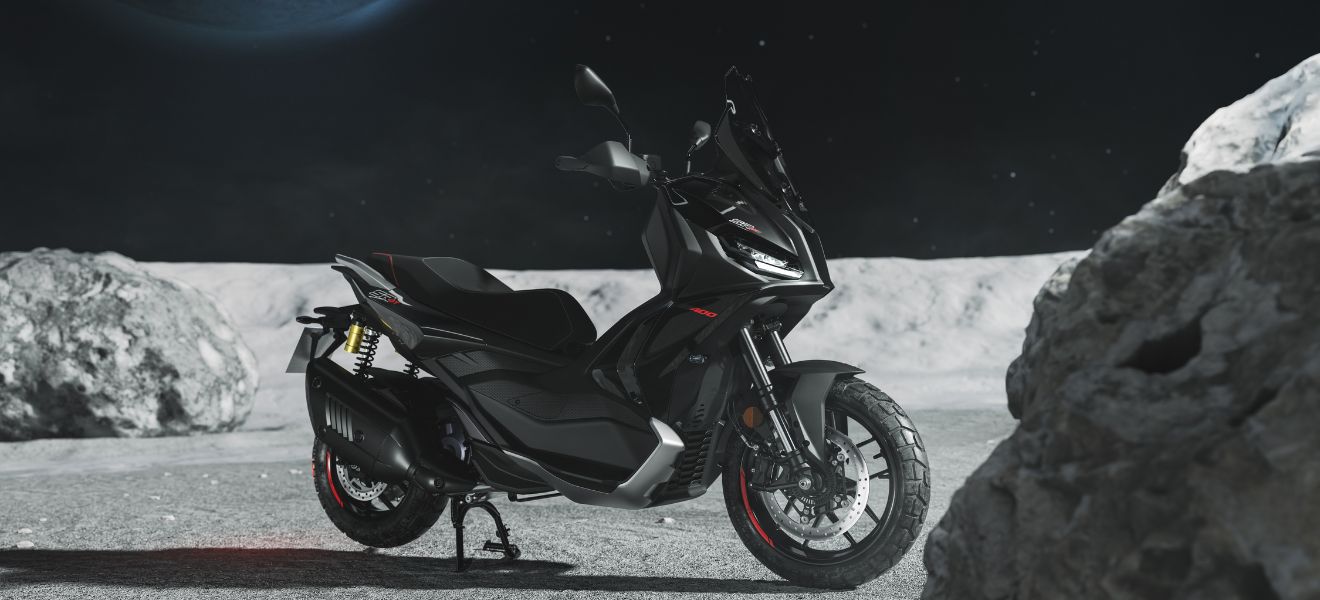 aprilia sr gt 400 στο φεγγάρι