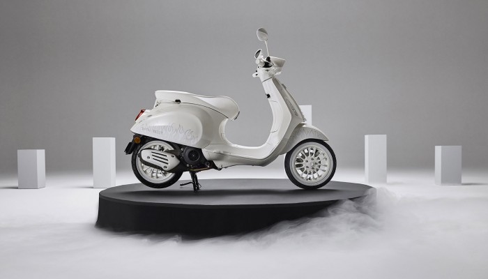 JUSTIN BIEBER X VESPA